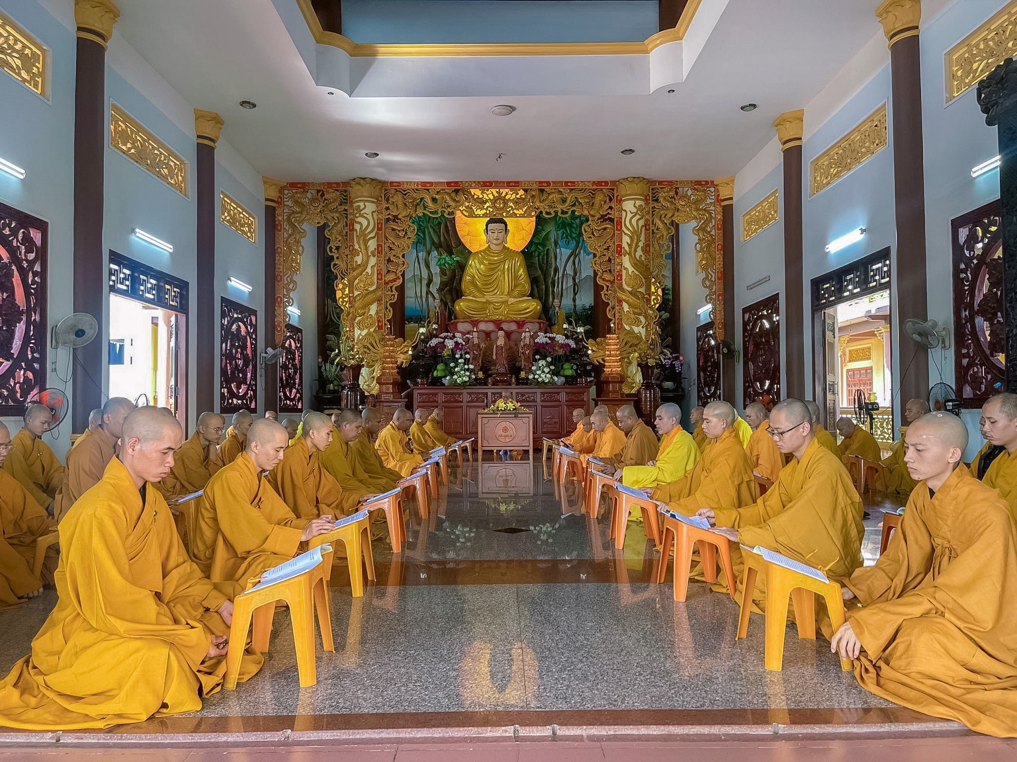 Chư Tăng thị xã An Nhơn Bố tát ngày 30/4/Quý Mão